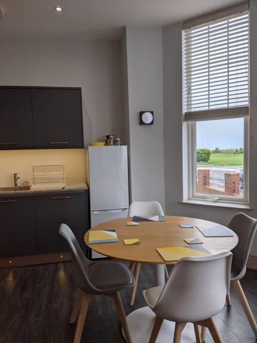 Waves@Walpole - 2 Bed Flat With Amazing Sea Views Apartment Margate Exterior photo