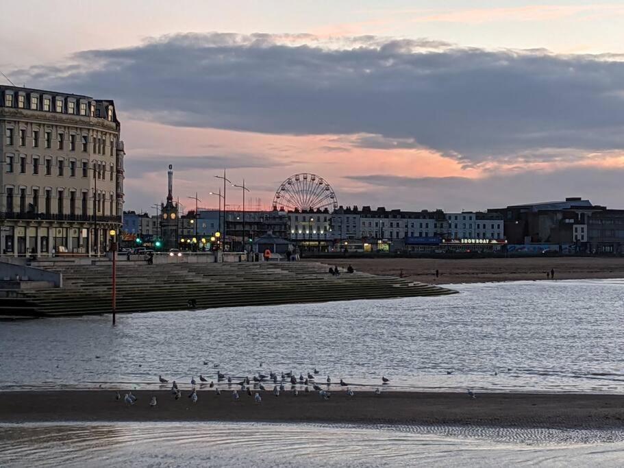 Waves@Walpole - 2 Bed Flat With Amazing Sea Views Apartment Margate Exterior photo